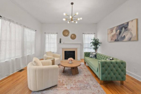 Modern Moroccan Villa w/ Firepit, BBQ + Game Room!